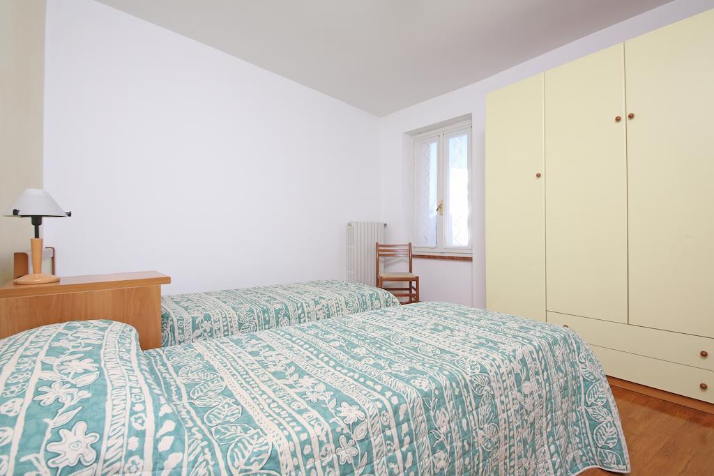 Apartment Casa Caterina غارنانو الغرفة الصورة